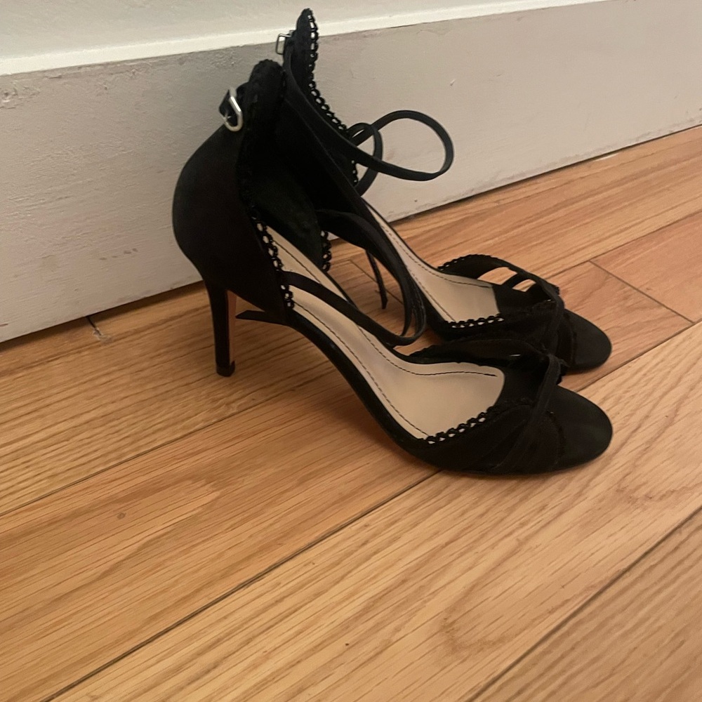 Black High Heeled Sandals with Ankle Strap and Open Toe
